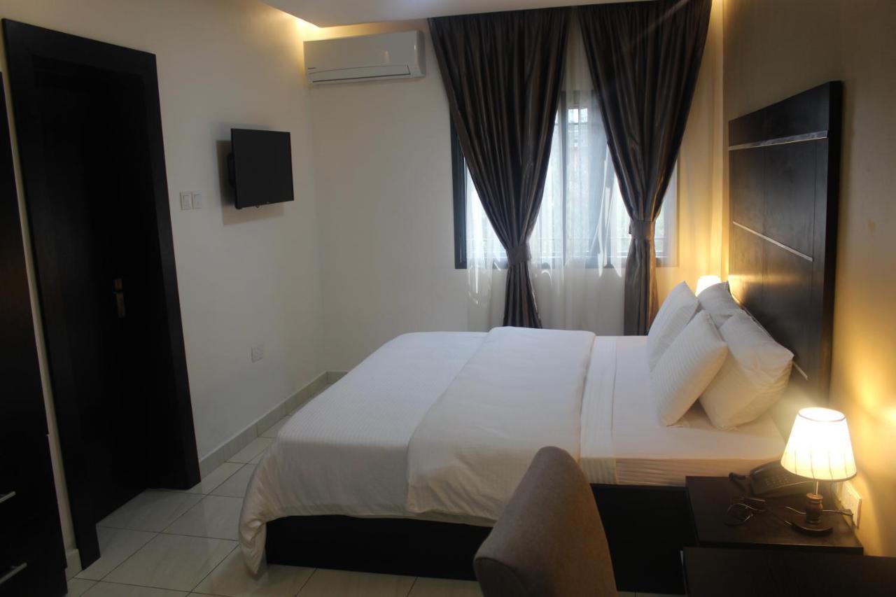 Urban Metro Inn Лаґос Екстер'єр фото