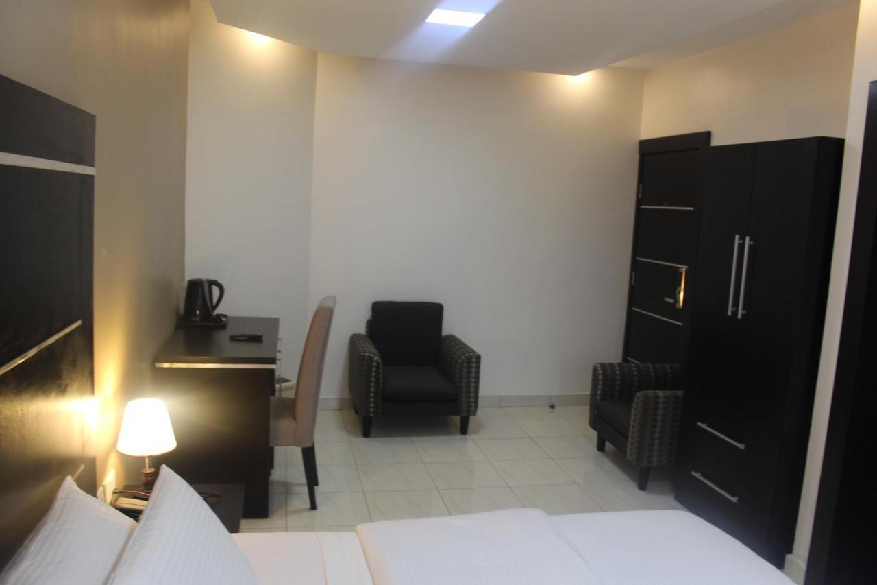 Urban Metro Inn Лаґос Екстер'єр фото