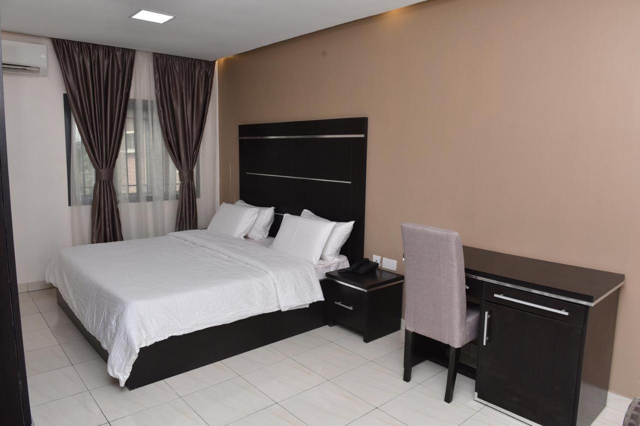 Urban Metro Inn Лаґос Екстер'єр фото