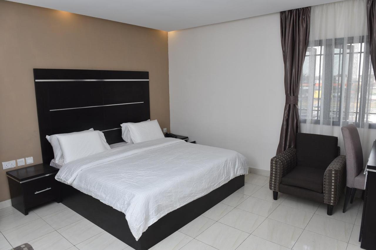 Urban Metro Inn Лаґос Екстер'єр фото