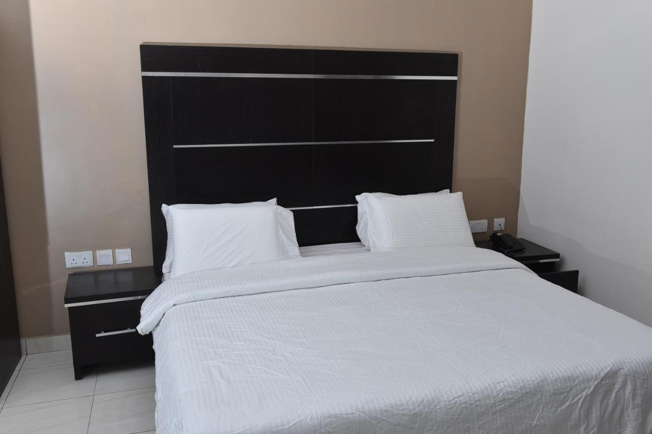 Urban Metro Inn Лаґос Екстер'єр фото