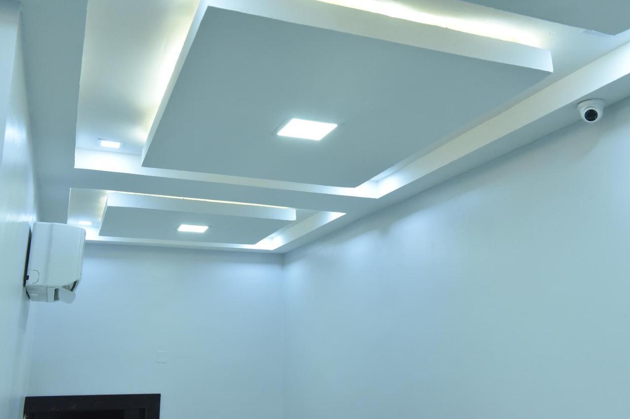 Urban Metro Inn Лаґос Екстер'єр фото