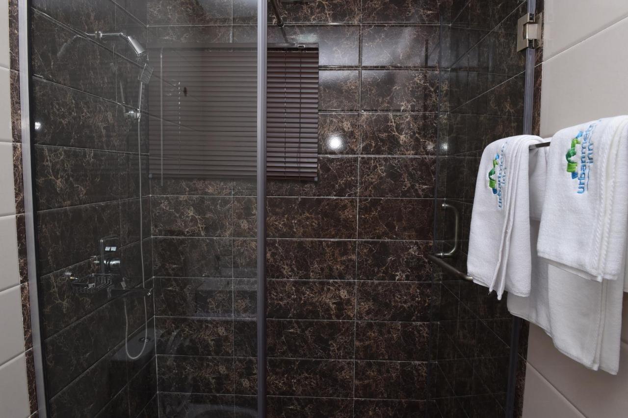 Urban Metro Inn Лаґос Екстер'єр фото